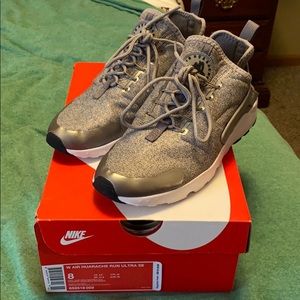 Women’s Nike Huarache Run Ultra SE